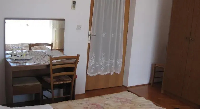 Rooms Ana