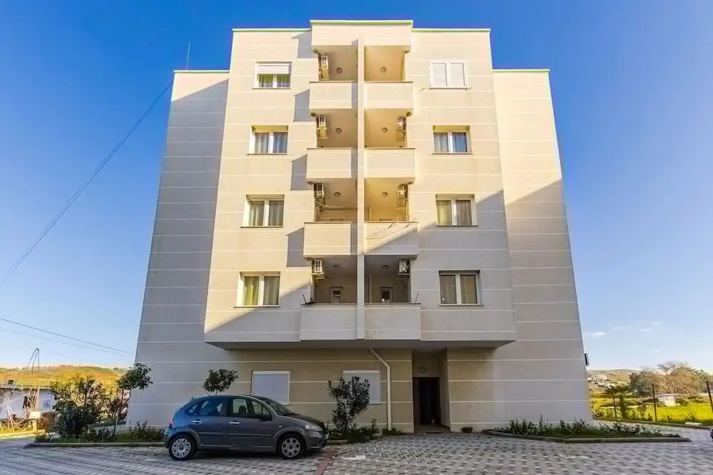 The Seabreeze Apartment 1BR in Gjiri i Lal zit