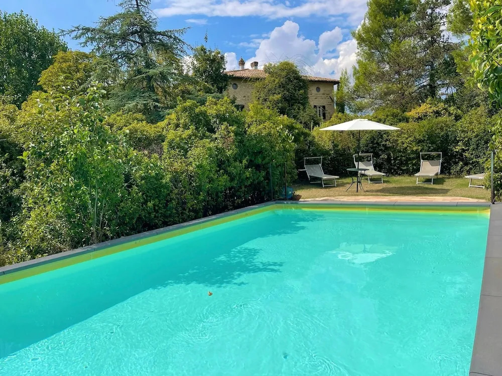 Adam House, Exclusive Pool, Outstanding Views, Vast Garden, Aircon, Sleeps 8