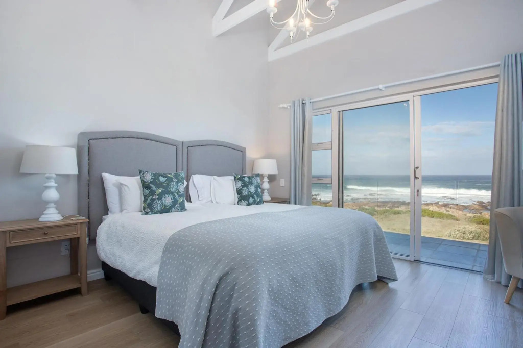 Shore's Edge cottage