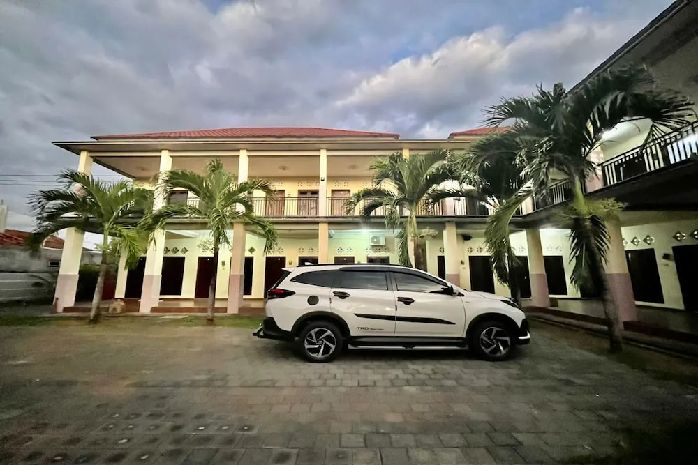 OYO Life 93504 Kost Krisna