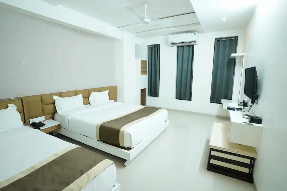 Hotel Grand Maratha