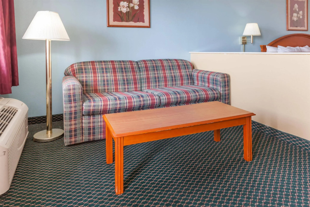 Scottish Inns & Suites Forney