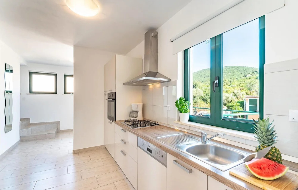 Amazing Home in Kneze With Wifi and 4 Bedrooms