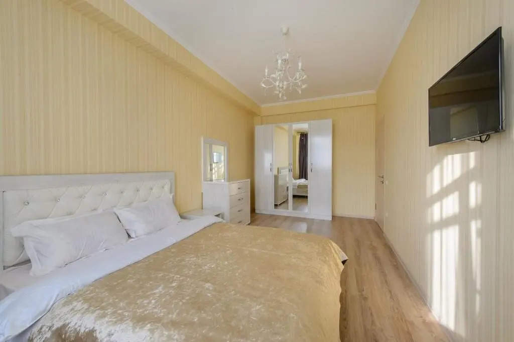 Apartments on Kazybek by 125 1 floor 6