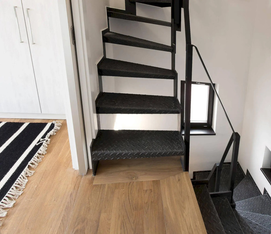 4 Arts Apartments by Adrez