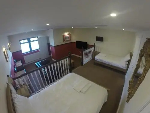 The Golden Ball Cottages