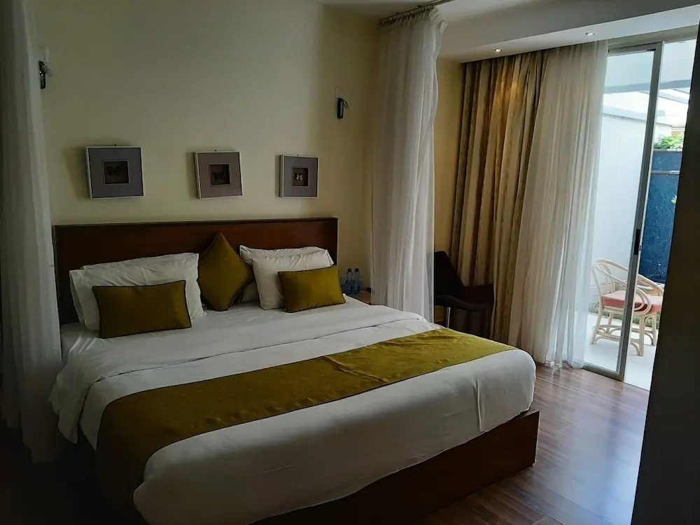 D2W Residency Suites