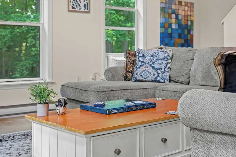 Alpine Serenity by Avantstay Beach + Lake Access Theater, Deck, Playroom