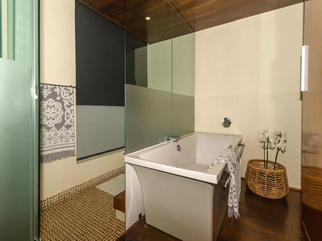 Quayside Waterfront Apartment