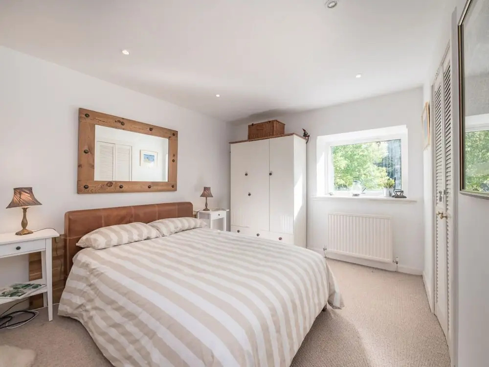 1 Bedroom Apartment by the Water of Leith