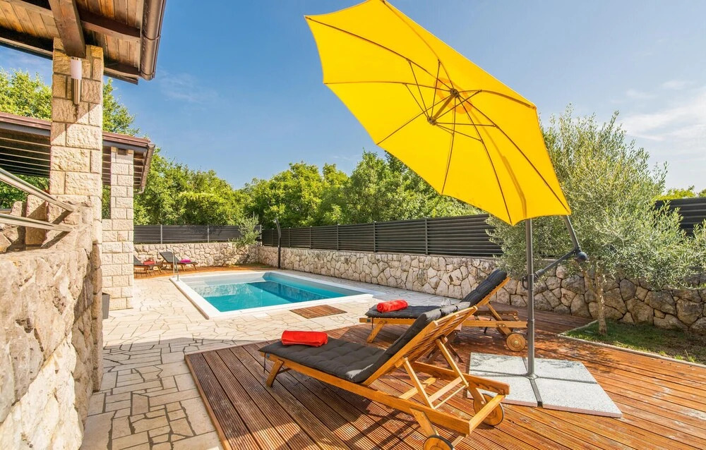 Luxurious Home In Lakmartin