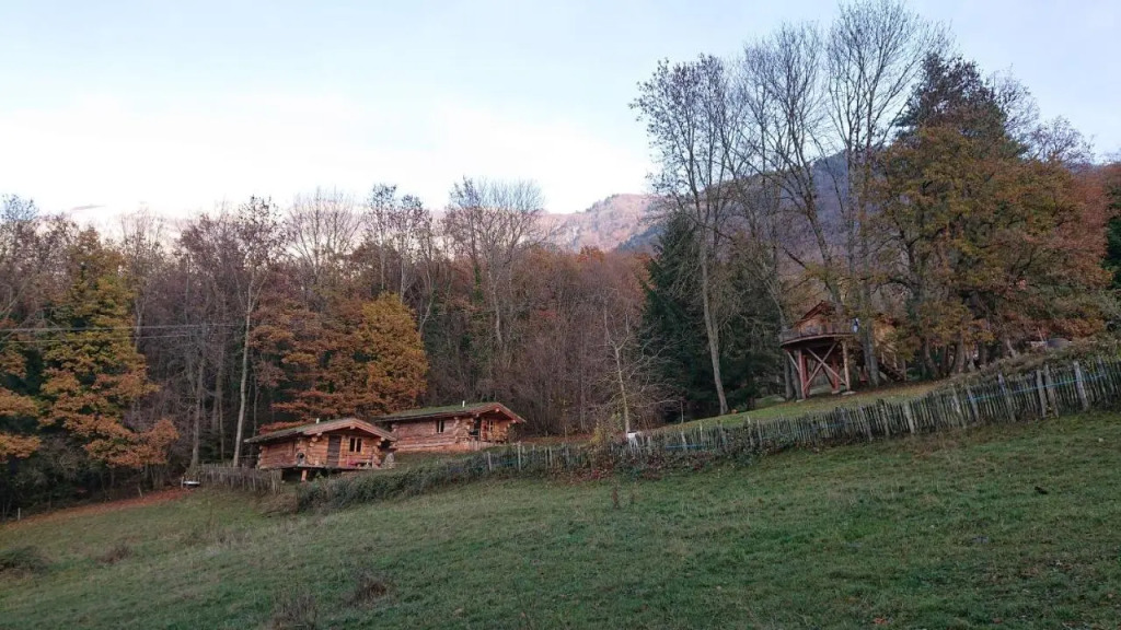 Les Cabanes Du Saleve