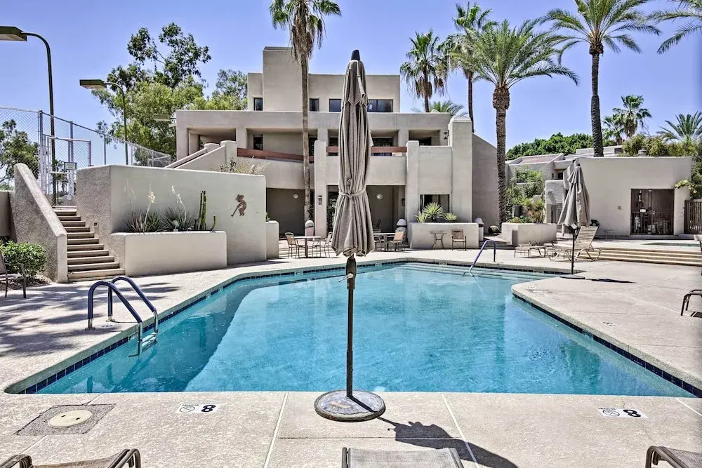 Golf Course Views, Hot Tub Access: Phoenix Home!