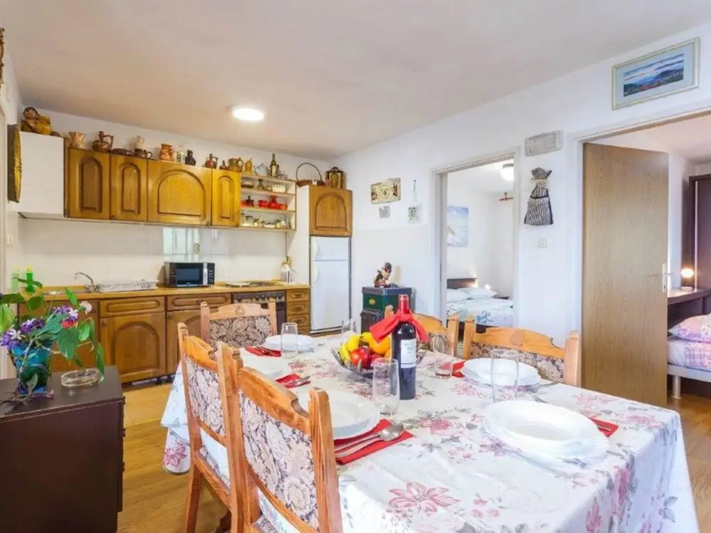 Villa in Tučepi with Pool near Seabeach