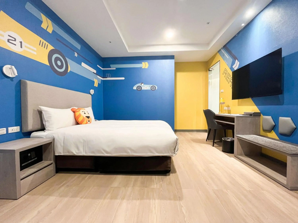 Holiday Garden Hotel SKM Park