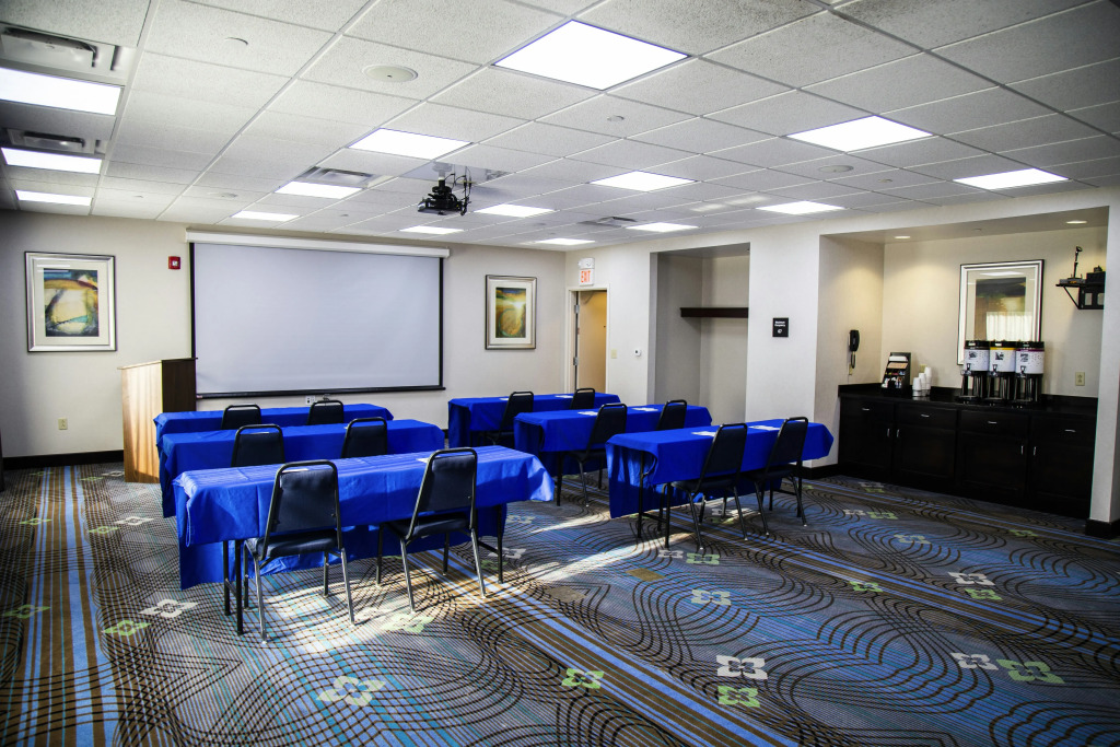Hampton Inn & Suites Sharon