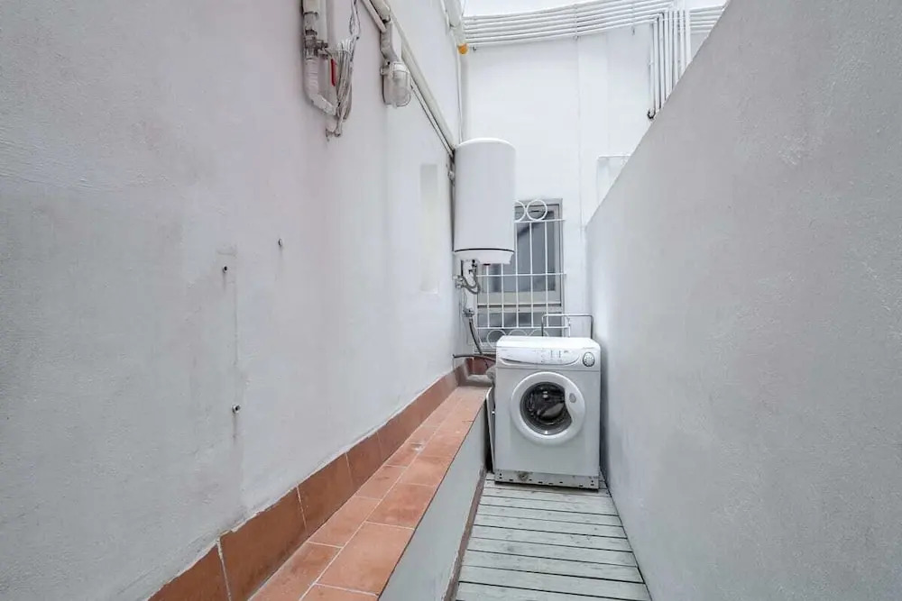 Lovely 1bed Apt W/balcony in Eixample