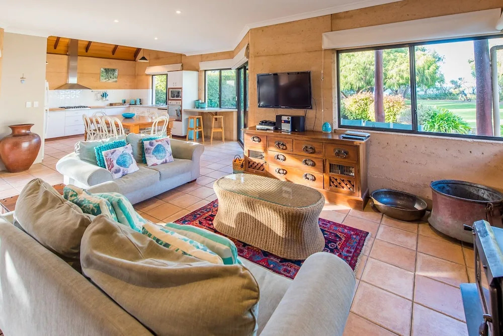 Whalers Cove Villas