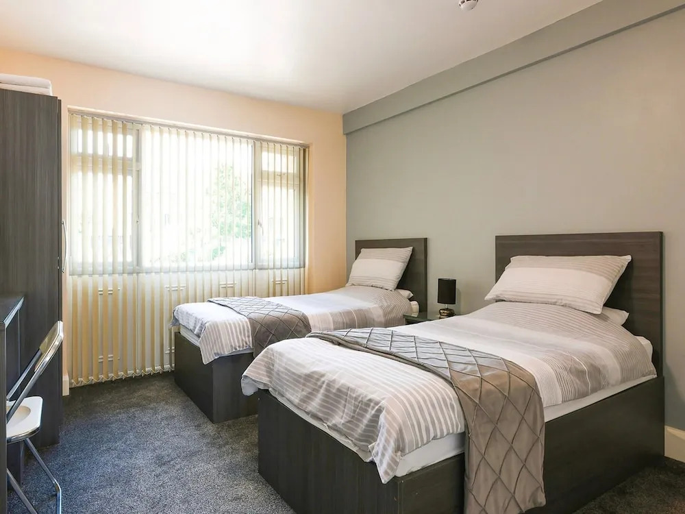 Standard Twin Room - Shared