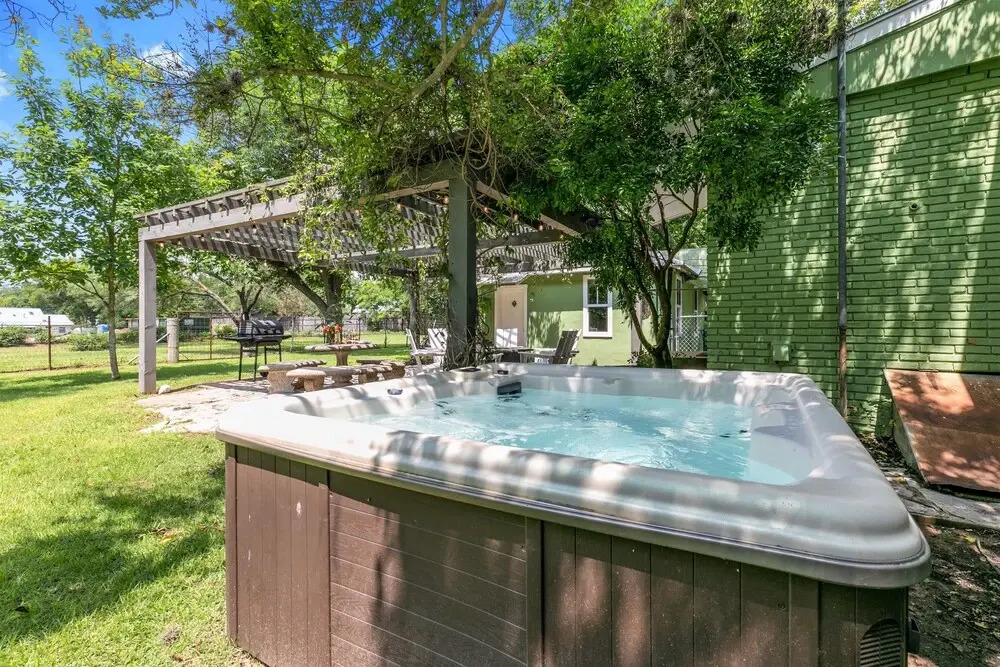 Gorgeous Home 2 Blks to Main St With Pool and Spa!