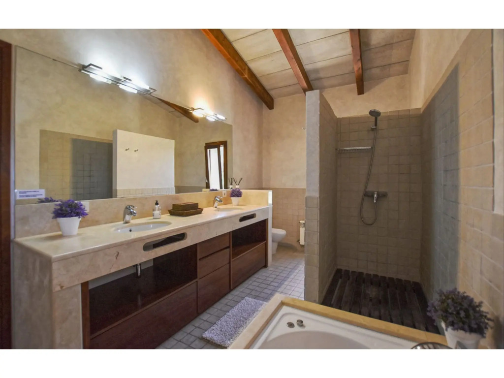 Beautiful country house with pool and views of the Tramuntana for 8 people
