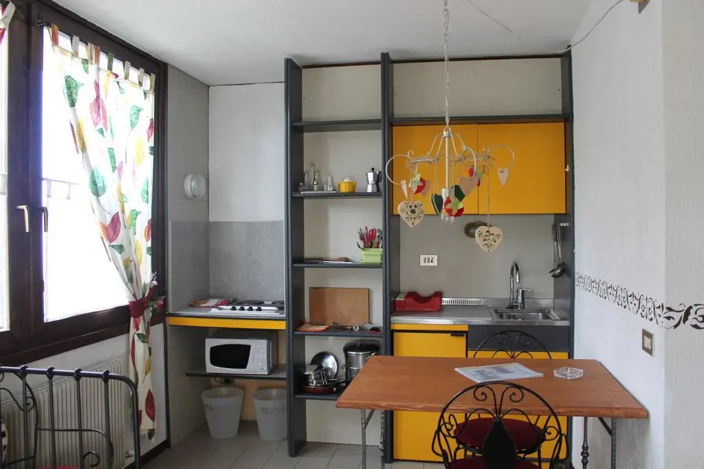 Jolly Residence