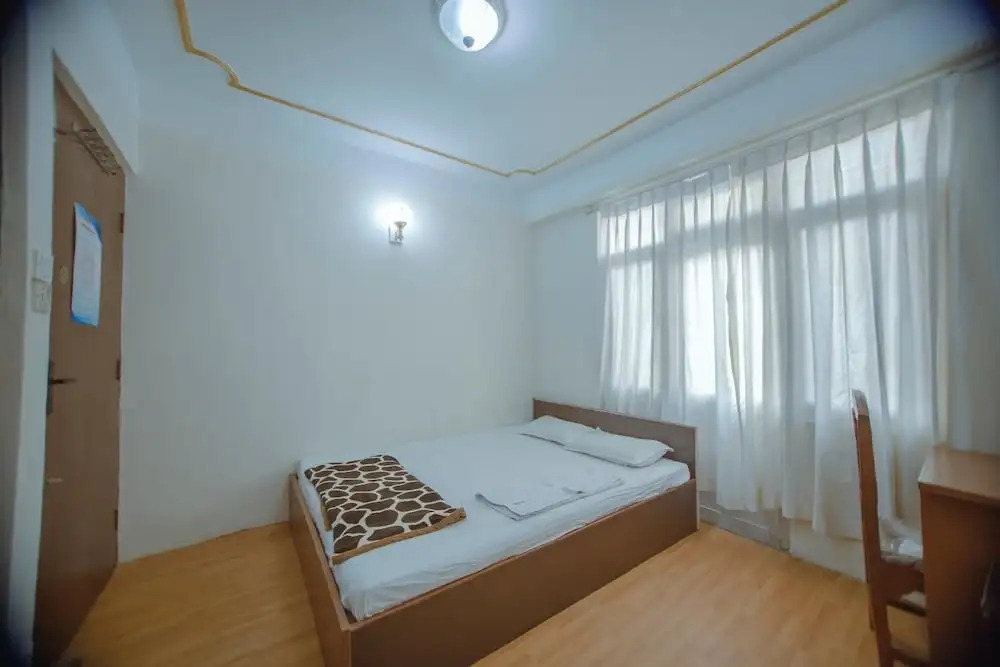 Hotel Triratna