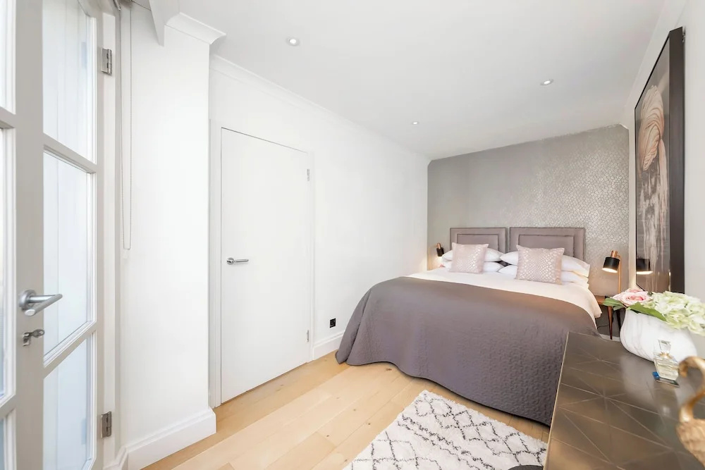 Kensington Oasis Central London 2BR Private House Near Harrods Kensington Palace and other London attractions