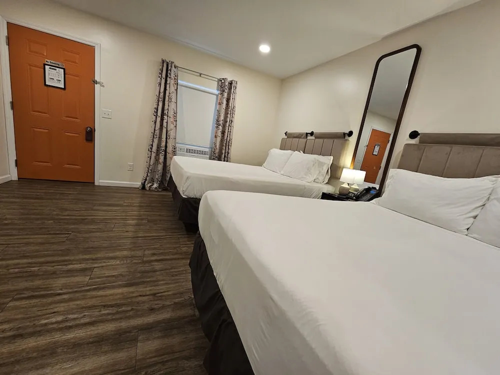 The Honey Bee Motel