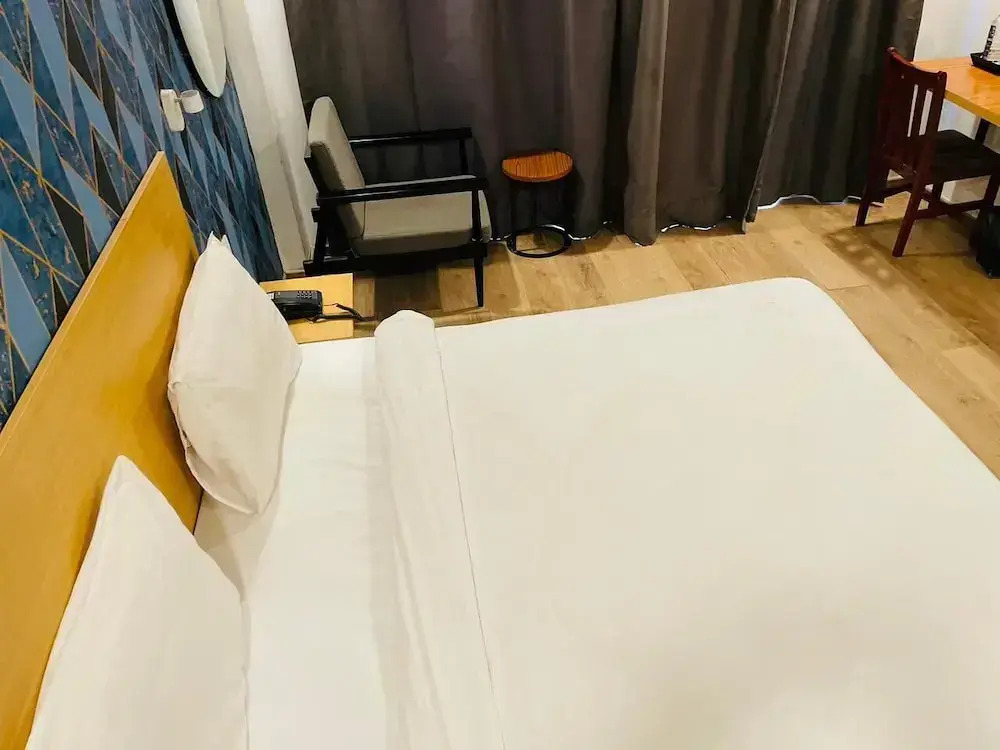 TIPSYY INN 003