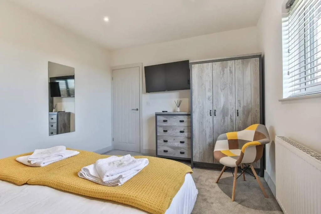Modern, Cosy & Convenient 3 bed 2 bath House WiFi Parking