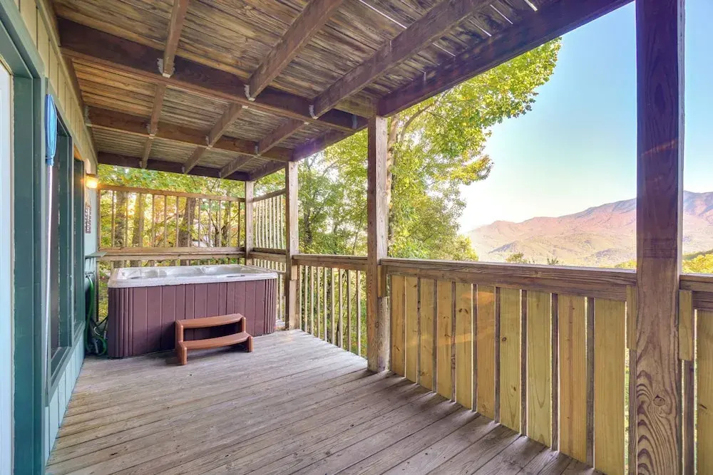 Hot Tub & Mountain Views at Gatlinburg Cabin!