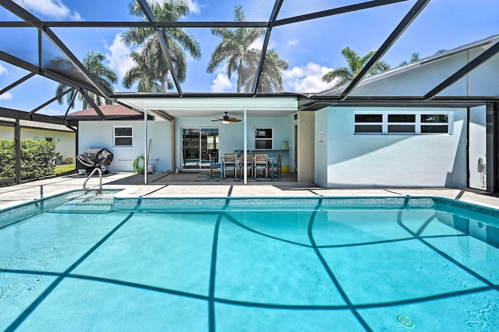 Naples Paradise w/ Private Pool, 4 Mi to Beach!