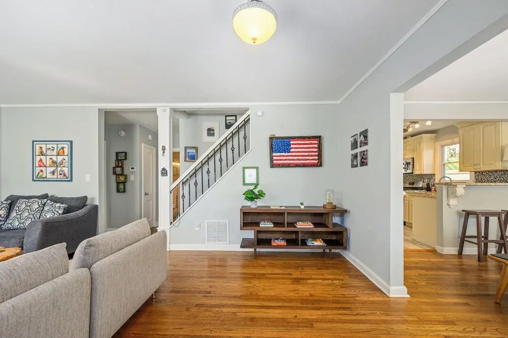 Plan A Trip To Georgia Aquarium In This Comfy 3BR