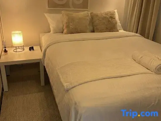 Hostel Bangkok Airport Comfort By MaTong " Near Suvarnabhumi Airport BKK "