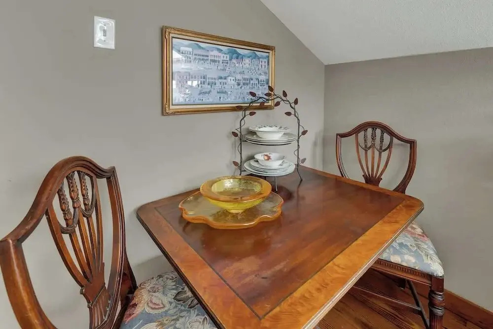 Gillespie House-2 Suites-walk to Main St!