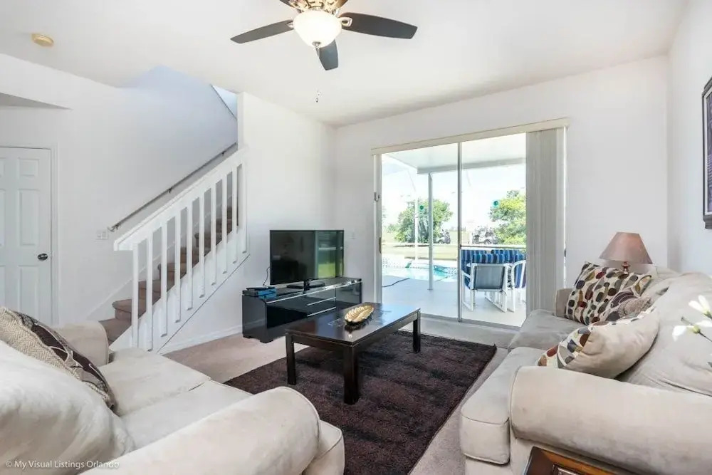Cozy 5 Bed Pool Home at Highlands Reserve