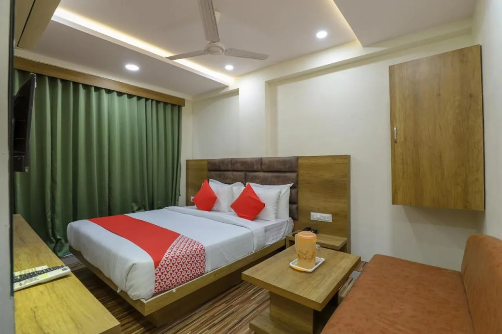 OYO 49797 Hotel Shubham Inn
