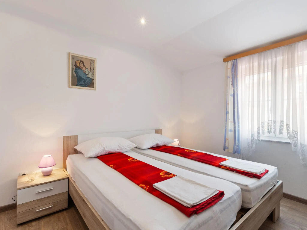 Lovely Apartment in Jadranovo near Town Center
