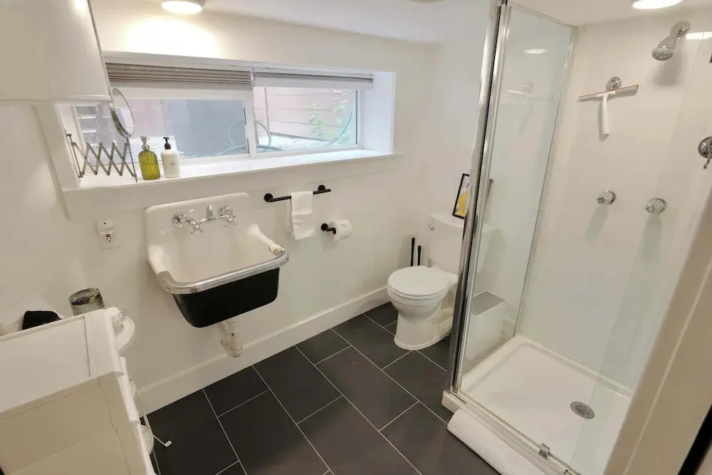 Hidden in the Heights DC Retreat for Family - 3 Bedroom