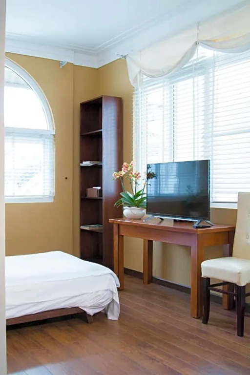 Anada Hotel Suites