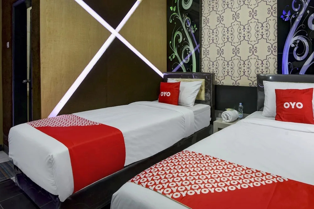 Zaara Guest House Syariah by OYO Rooms
