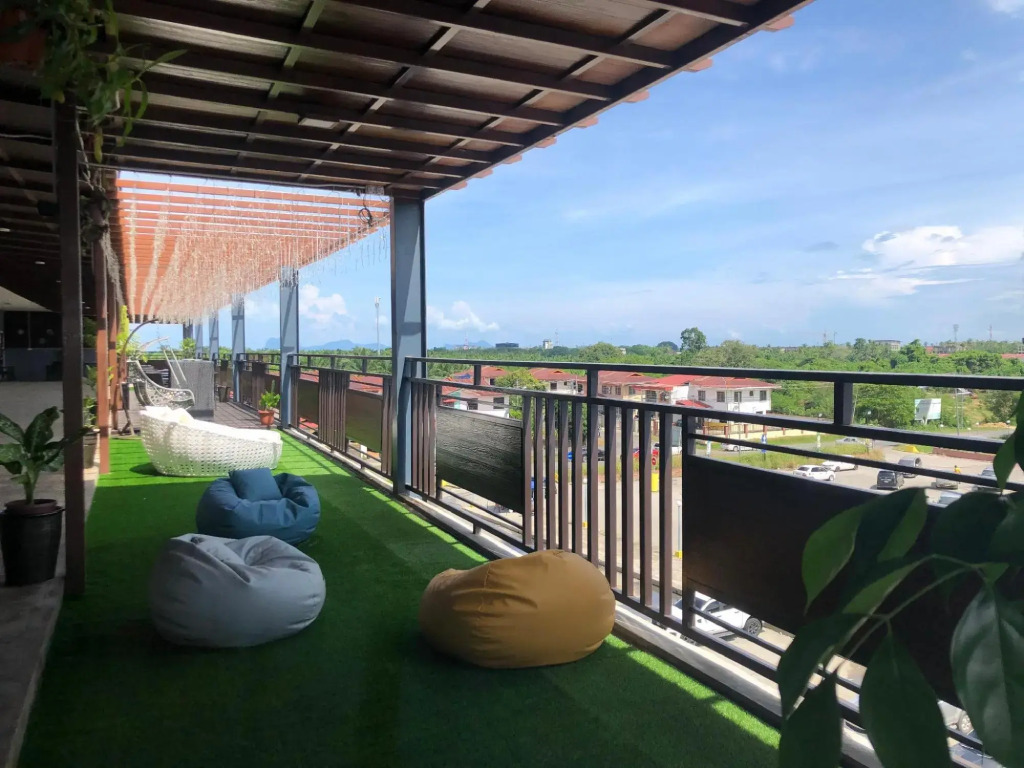 Wings Hotel