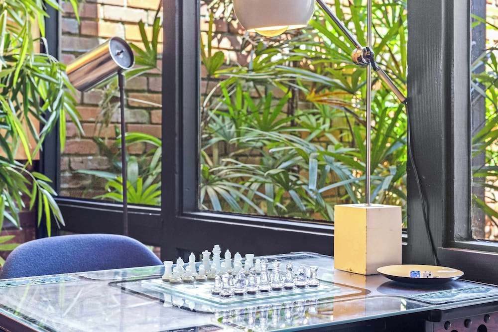 Mid Century Modern Weekly Winter Rates!