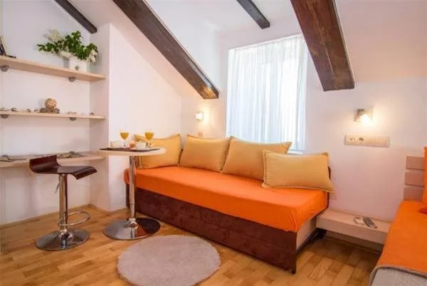 Split Inn Apartments