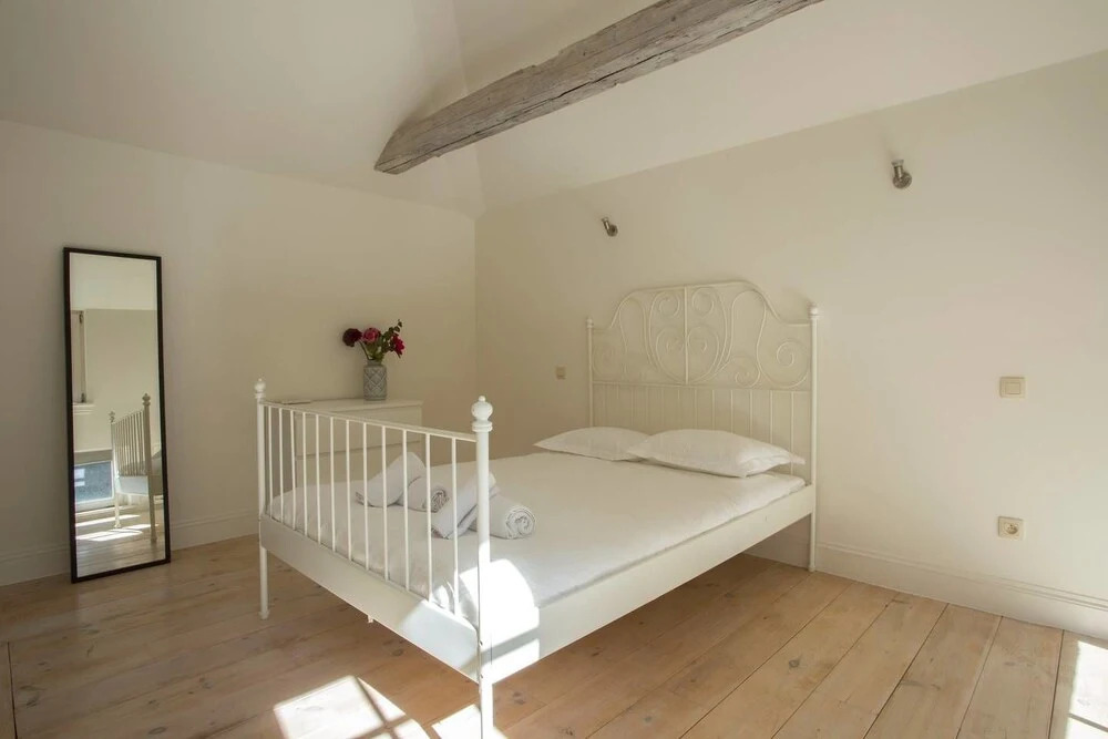Saint Pauls Suite 24