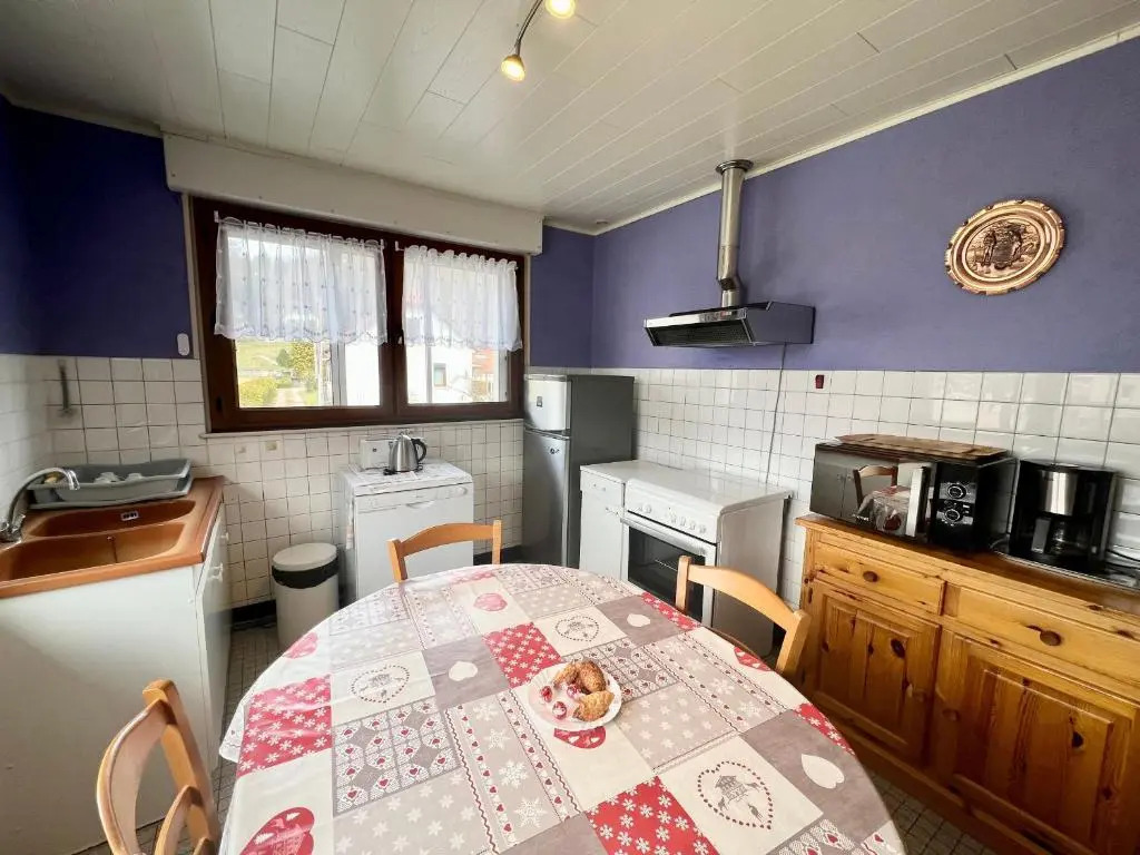 Gîte spacieux à Saulxures-sur-Moselotte: proche lac, pistes de ski, équipements bébé, animaux acceptés - FR-1-589-145