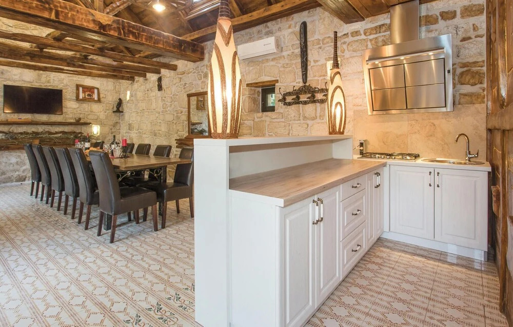 Beautiful Home in Sinj with Hot Tub, 4 Bedrooms & Outdoor Swimming Pool