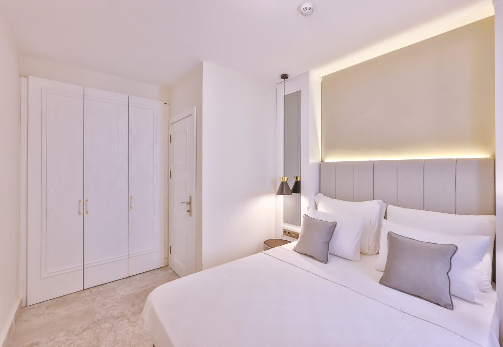 Hera Hotel